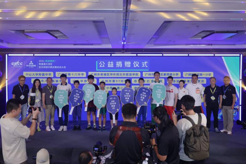 从无名小将到巴萨九号位候选!十八岁天才只用了一个季前赛